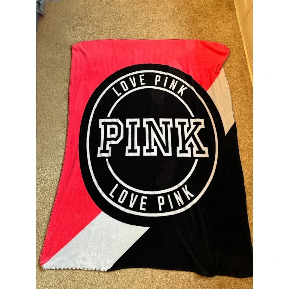 PINK Victoria's Secret Logo Circle Plush Throw Blanket 50x60 Coral Black White